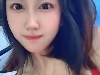 Leila-11 live webcam thumbnail