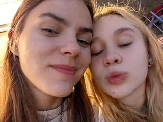 Leila_Jessy live webcam thumbnail