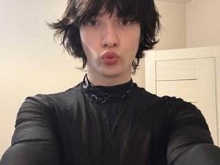 LeonBoykisser live webcam thumbnail