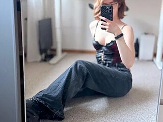 leasweetyy live webcam thumbnail