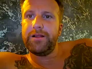 leatherjacketcum1 live webcam thumbnail