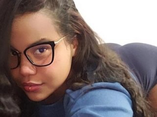leila_22 live webcam thumbnail