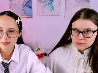 leila_moon_ live webcam thumbnail