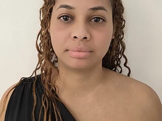 leilapom live webcam thumbnail