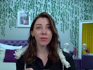 leilataylors live webcam thumbnail