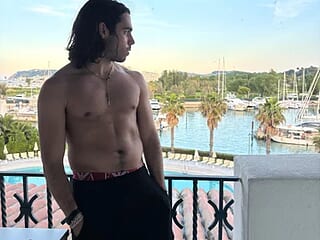 leo175175 live webcam thumbnail