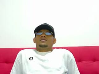 leo27__ live webcam thumbnail
