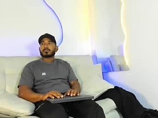 leocarter_ live webcam thumbnail