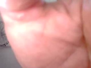 leolongbln live webcam thumbnail
