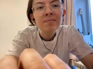 leomagreenfeld live webcam thumbnail