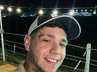 leon_becker_ live webcam thumbnail