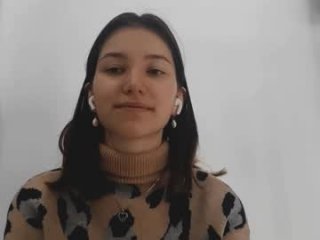 leoniacoaker live webcam thumbnail