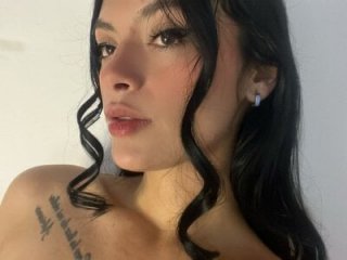 LiaCollings live webcam thumbnail