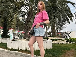 LiaRoseleen live webcam thumbnail