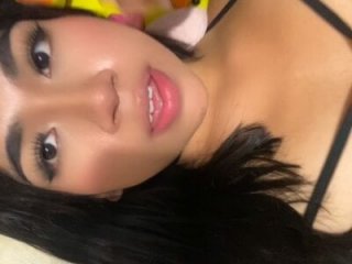 LiaSaenz27 live webcam thumbnail