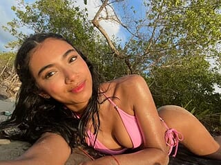 LiaSage_ live webcam thumbnail