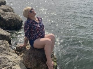 Lia_Laguna77 live webcam thumbnail