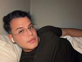 Liam_ruse live webcam thumbnail