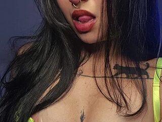 Liat_hoz_r live webcam thumbnail
