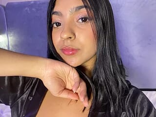 LiliRhodemml live webcam thumbnail