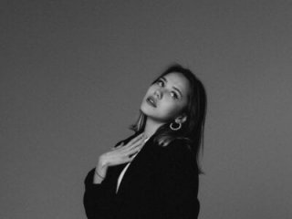 LilianBenskin live webcam thumbnail