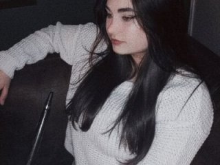 Lillianhot68 live webcam thumbnail