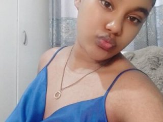 Lilmisskay18 live webcam thumbnail