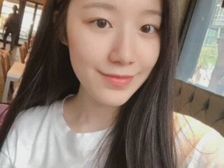 Lily-2k live webcam thumbnail