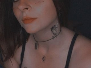 LilyIrons live webcam thumbnail