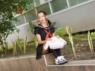 LilyThea live webcam thumbnail