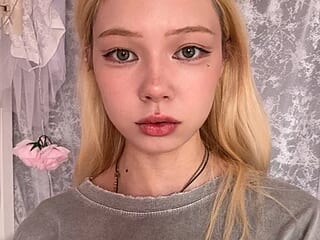 LinaFloww live webcam thumbnail