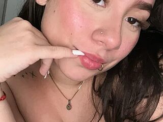 LindaPonnce live webcam thumbnail