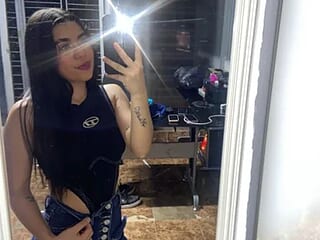 Lindaprince_mia live webcam thumbnail