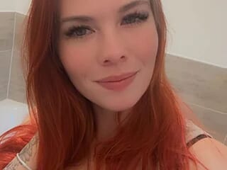 LisaLuxx live webcam thumbnail