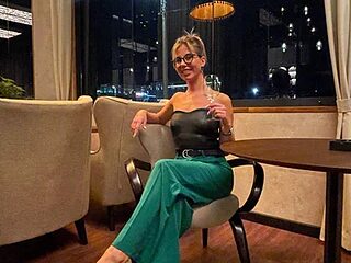 LisaMurr live webcam thumbnail