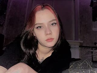 Lisa_Reevess live webcam thumbnail