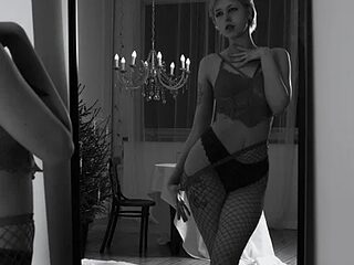 LittleKittenStar live webcam thumbnail