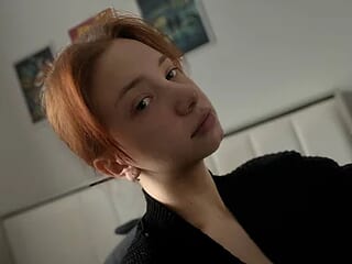 LittlePeach007 live webcam thumbnail