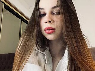 Littledoll1 live webcam thumbnail