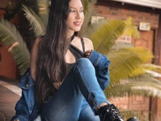 Littlepearl23 live webcam thumbnail