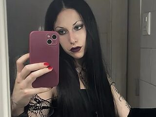 LivKristine live webcam thumbnail