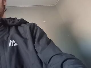 Liverpoolladfree live webcam thumbnail