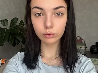 LivianDivorce live webcam thumbnail