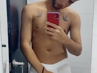 liam_bronw live webcam thumbnail