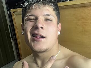 liam_hot77 live webcam thumbnail