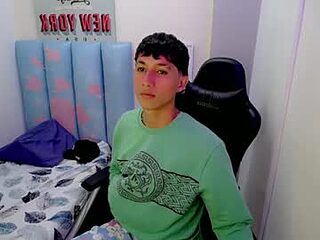liam_play live webcam thumbnail