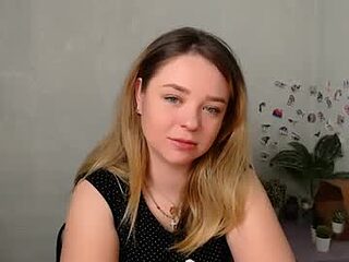 liaralime_ live webcam thumbnail