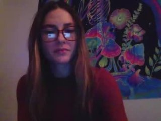 lil_bit_midnightmuse live webcam thumbnail