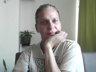 lilhearta live webcam thumbnail