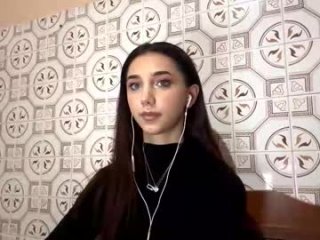 lilihalvorsen live webcam thumbnail